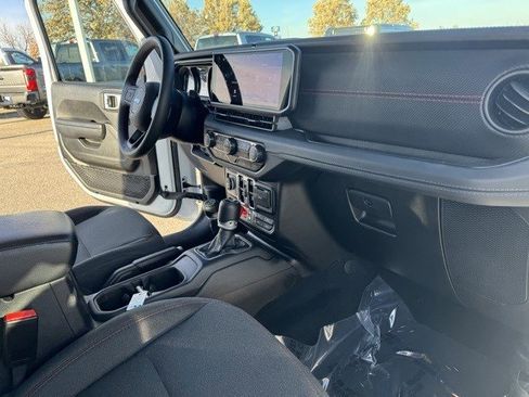 Used 2024 Jeep Wrangler Unlimited Rubicon image 37