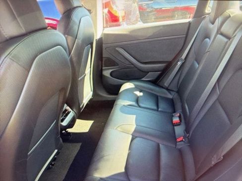Used 2021 Tesla Model 3 Standard Range image 7