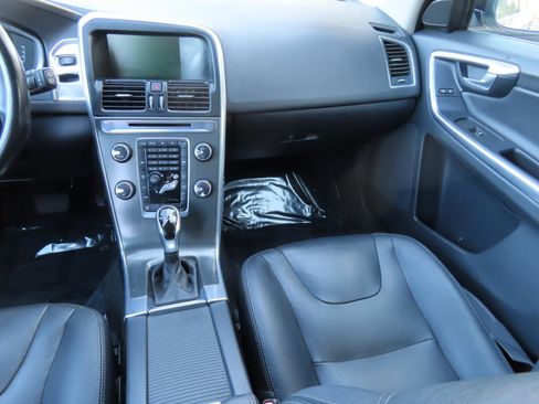 Used 2015 Volvo XC60 3.2 Premier Plus image 12
