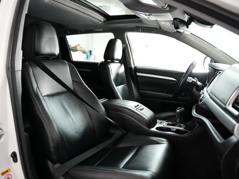 Used 2018 Toyota Highlander XLE image 56
