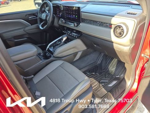 Used 2024 Chevrolet Colorado ZR2 w/ ZR2 Convenience Package III AWD/4WD image 13