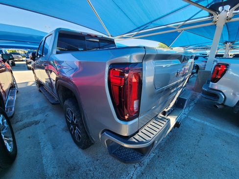 Used 2024 GMC Sierra 1500 AT4 w/ Technology Package image 3