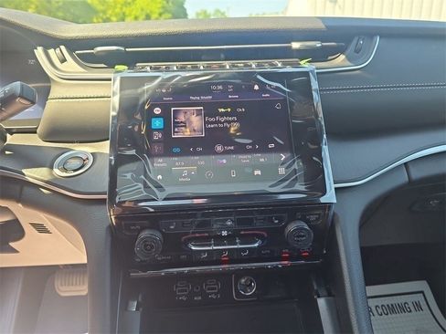 New 2025 Jeep Grand Cherokee L Altitude image 19