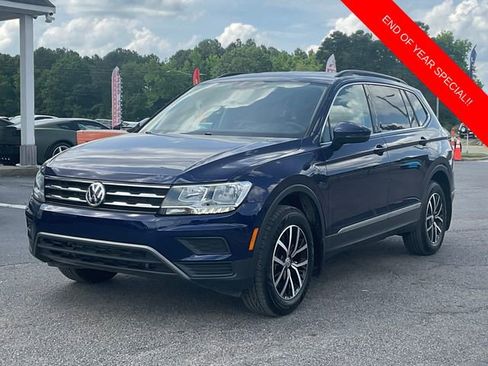 Used 2021 Volkswagen Tiguan SE image 3