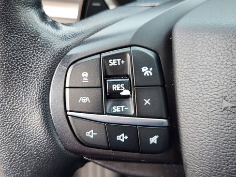 Used 2020 Ford Explorer XLT w/ Equipment Group 202A image 25