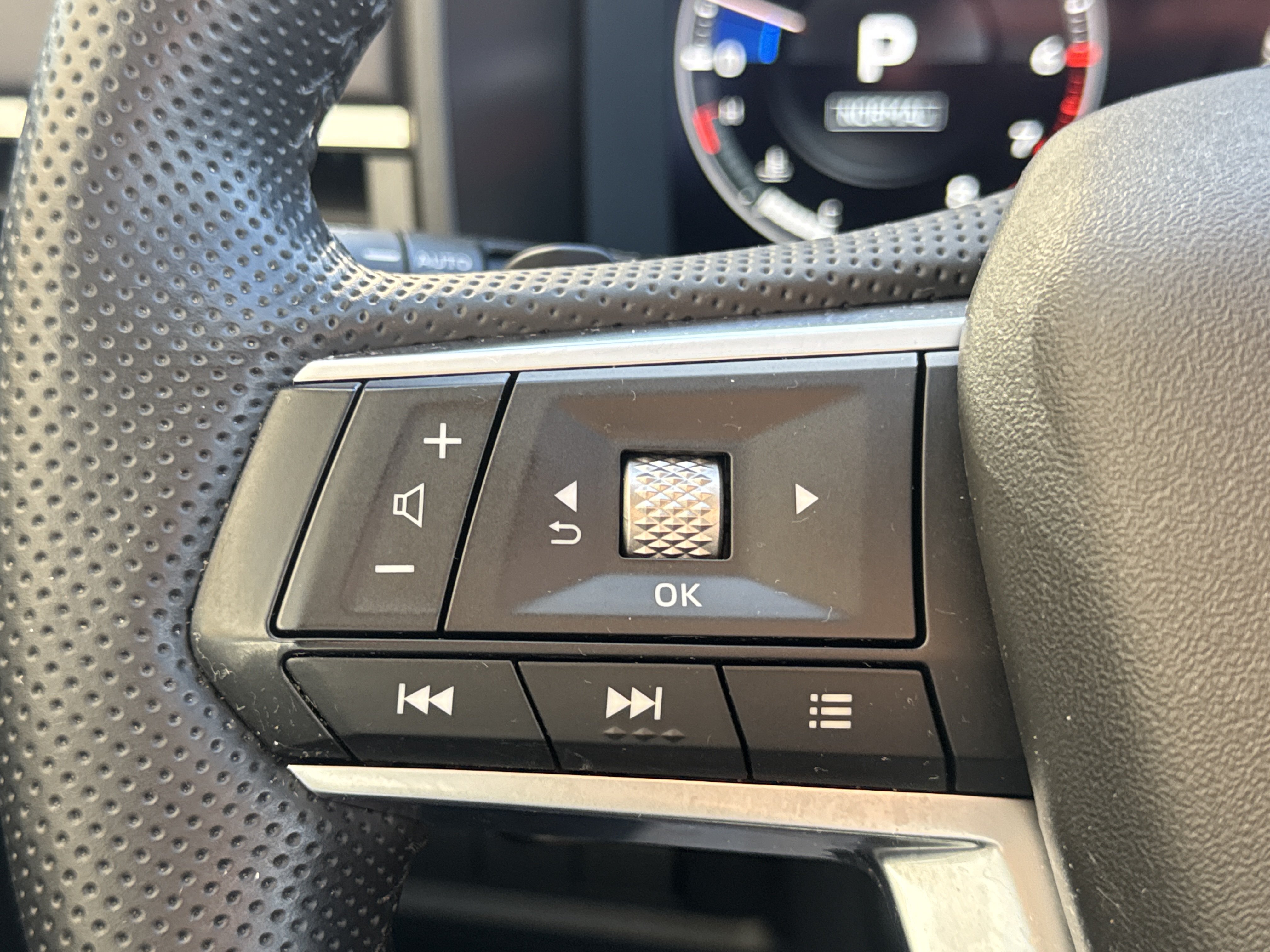 Used 2024 Mitsubishi Outlander SEL AWD/4WD image 18