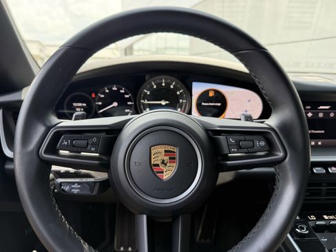 Used 2022 Porsche 911 Carrera RWD image 22
