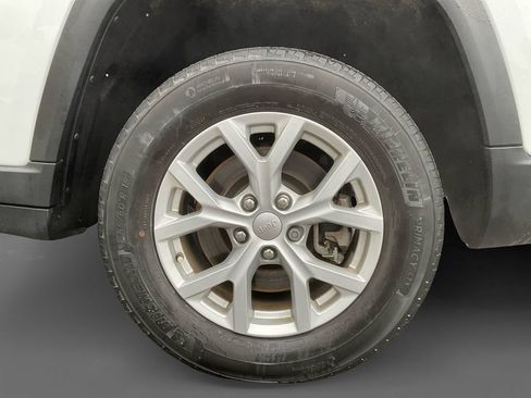 Used 2023 Jeep Grand Cherokee L Limited AWD/4WD image 8