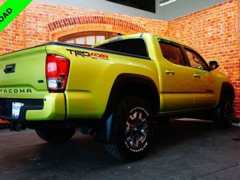 Used 2023 Toyota Tacoma TRD Off-Road w/ Technology Package AWD/4WD image 7