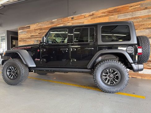 New 2026 Jeep Wrangler Unlimited Rubicon w/ Xtreme 35 Tire Package AWD/4WD image 22