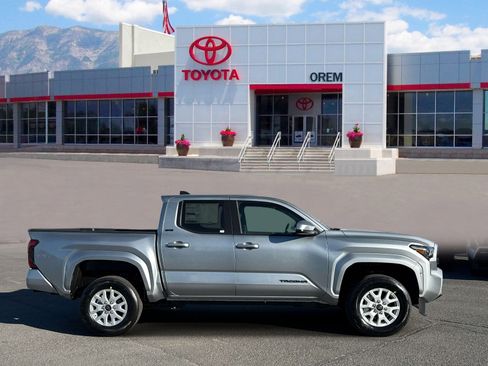New 2026 Toyota Tacoma SR5 AWD/4WD image 3