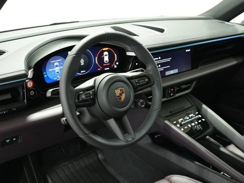 New 2025 Porsche Macan Electric image 4