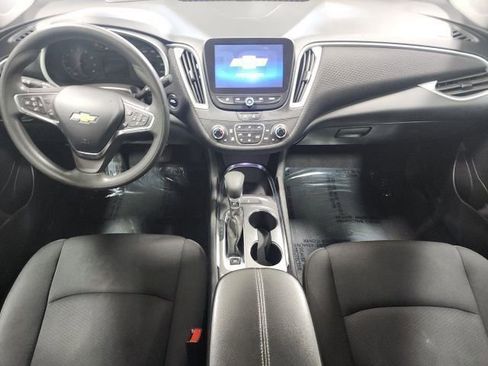 Used 2023 Chevrolet Malibu LT image 2