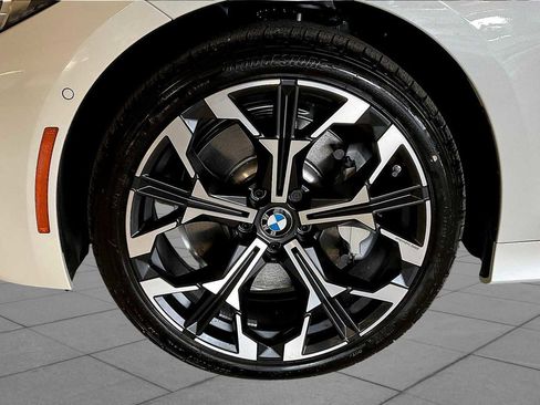 Used 2025 BMW 330i xDrive Sedan w/ Premium Package image 11