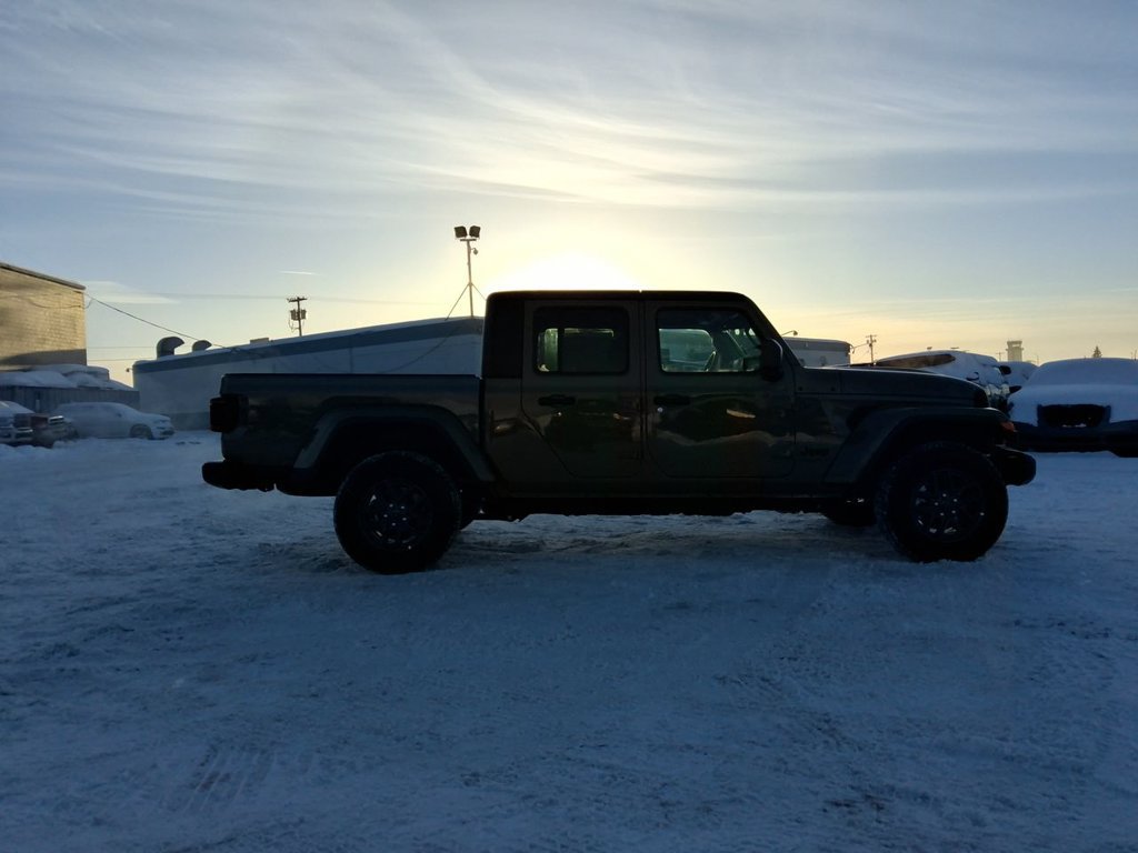 New 2025 Jeep Gladiator Sport AWD/4WD image 9