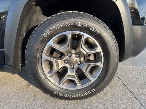 Used 2020 Jeep Cherokee Trailhawk w/ Cold Weather Group image 55