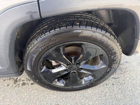 Used 2019 Jeep Compass Altitude image 13