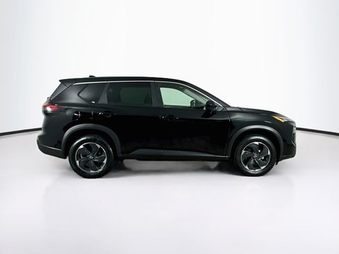 Used 2025 Nissan Rogue SV AWD/4WD image 10