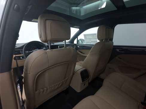 New 2026 Porsche Macan image 21