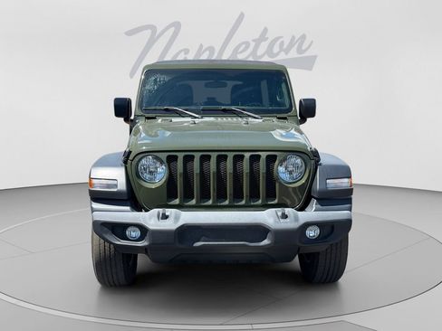 Used 2022 Jeep Wrangler Unlimited Sport AWD/4WD image 9