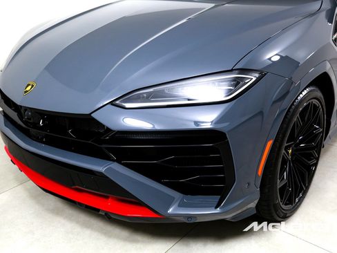 Used 2025 Lamborghini Urus SE AWD/4WD image 41
