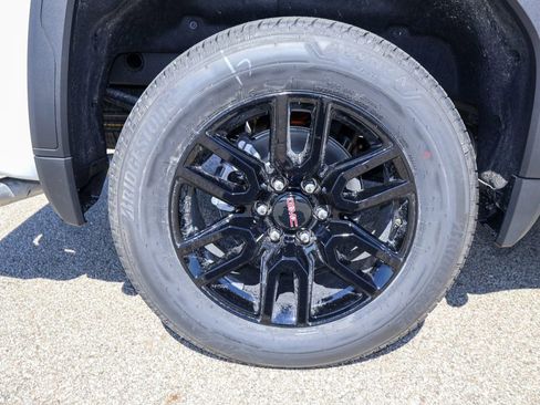 New 2026 GMC Sierra 1500 Elevation image 29