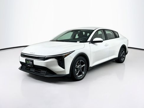 Used 2025 Kia K4 FWD image 3