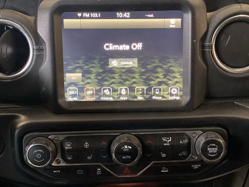 Used 2021 Jeep Wrangler Sahara w/ Cold Weather Group image 21