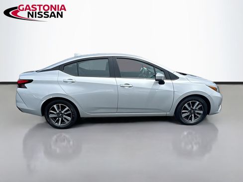 Used 2025 Nissan Versa SV FWD image 10