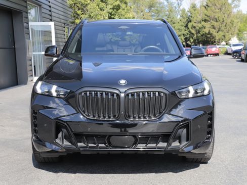 Used 2024 BMW X5 xDrive40i w/ M Sport Package AWD/4WD image 4