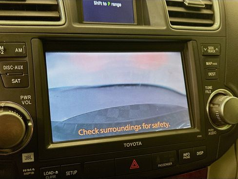 Used 2011 Toyota Highlander Limited w/ Tow Pkg AWD/4WD image 23