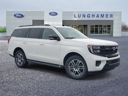 New 2026 Ford Expedition Active image 1