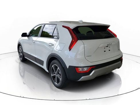 Certified 2026 Kia Niro LX FWD image 4