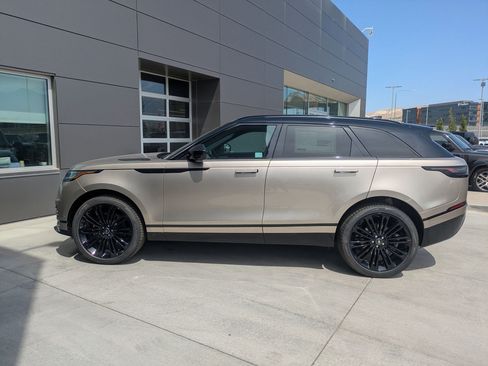 New 2026 Land Rover Range Rover Velar Dynamic SE image 9