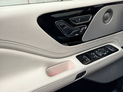New 2026 Lincoln Aviator Black Label AWD/4WD image 39