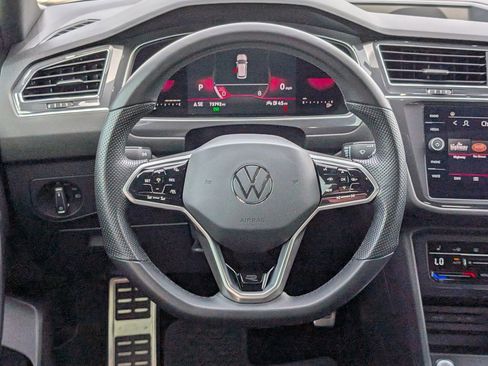 Used 2023 Volkswagen Tiguan SE R-Line FWD image 16