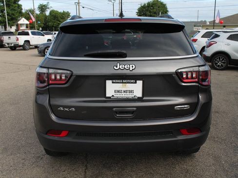 Used 2021 Jeep Compass Latitude w/ Sun and Sound Group AWD/4WD image 4