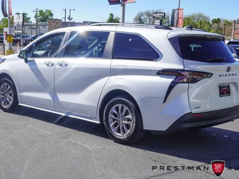 Used 2024 Toyota Sienna XLE image 20
