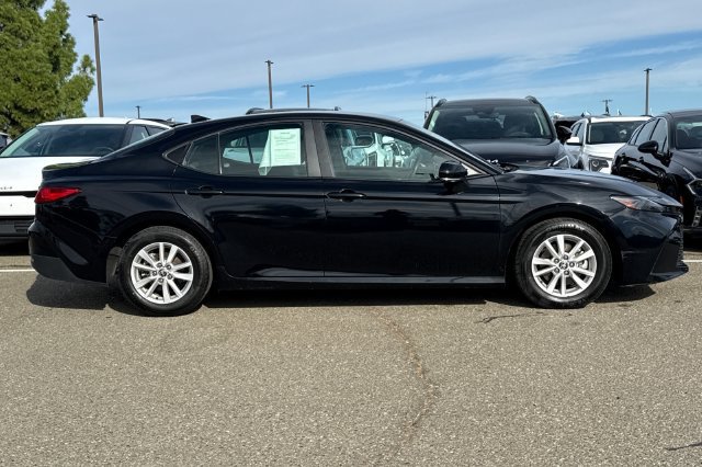Used 2025 Toyota Camry LE FWD image 3