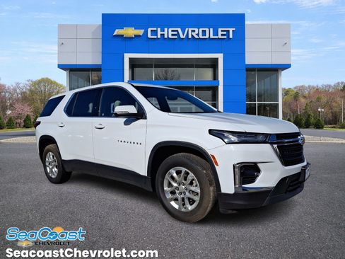 Used 2023 Chevrolet Traverse LS w/ Safety Package FWD image 1