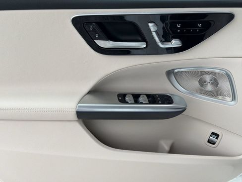 Used 2026 Mercedes-Benz C 300 Sedan image 13