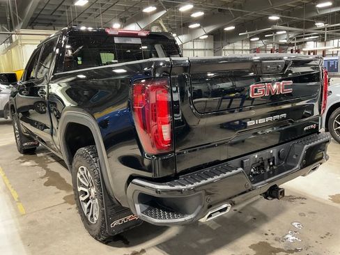 Used 2023 GMC Sierra 1500 AT4 w/ AT4 Preferred Package image 8