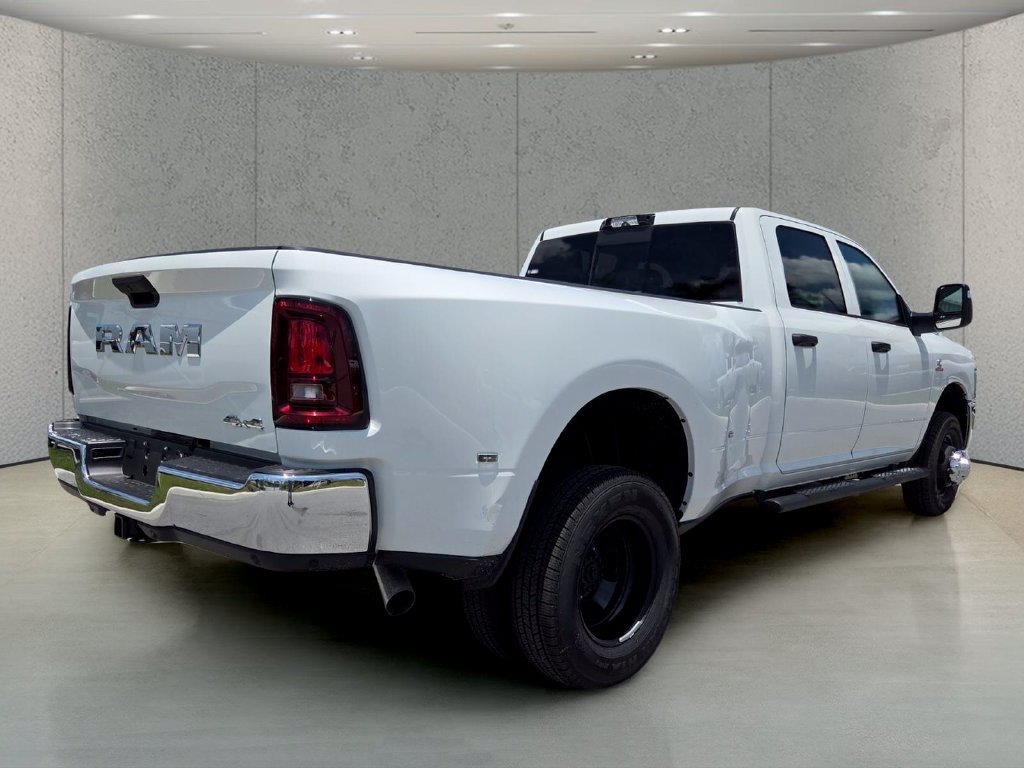 New 2026 RAM 3500 Tradesman AWD/4WD image 5