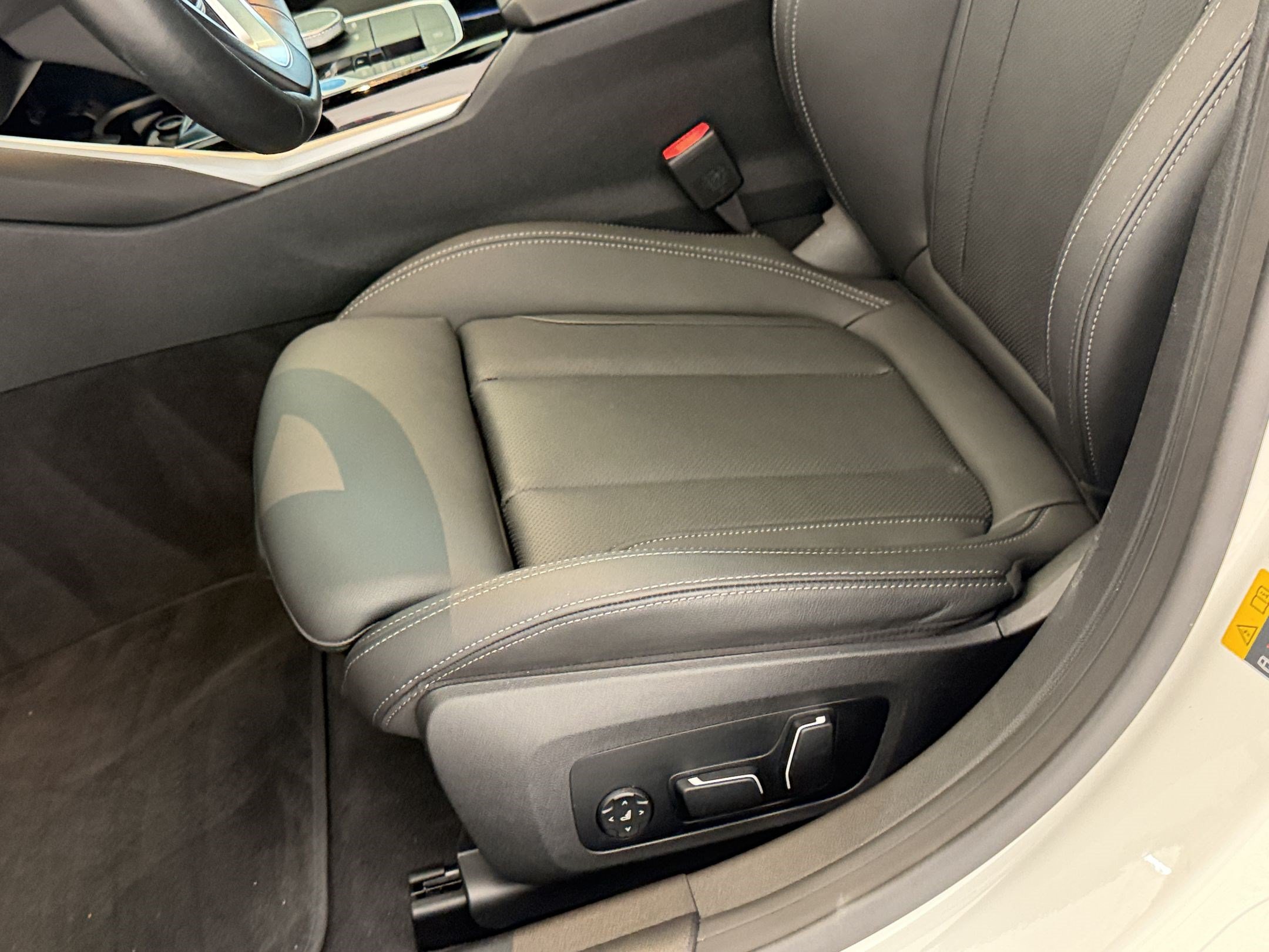 Used 2024 BMW i4 eDrive35 w/ Convenience Package RWD image 15