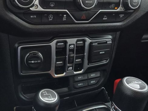Used 2024 Jeep Gladiator Sport AWD/4WD image 20