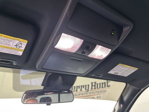 Used 2022 Nissan Frontier PRO-4X w/ Technology Package image 23