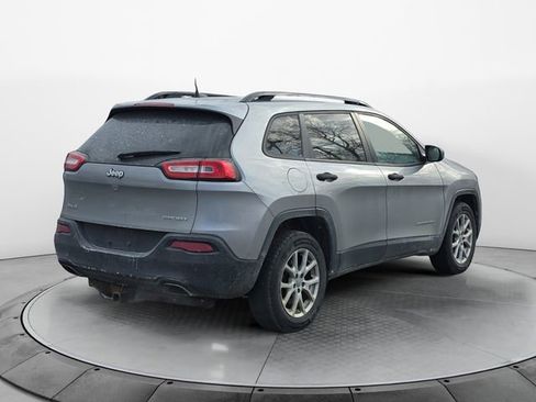 Used 2016 Jeep Cherokee Sport image 5