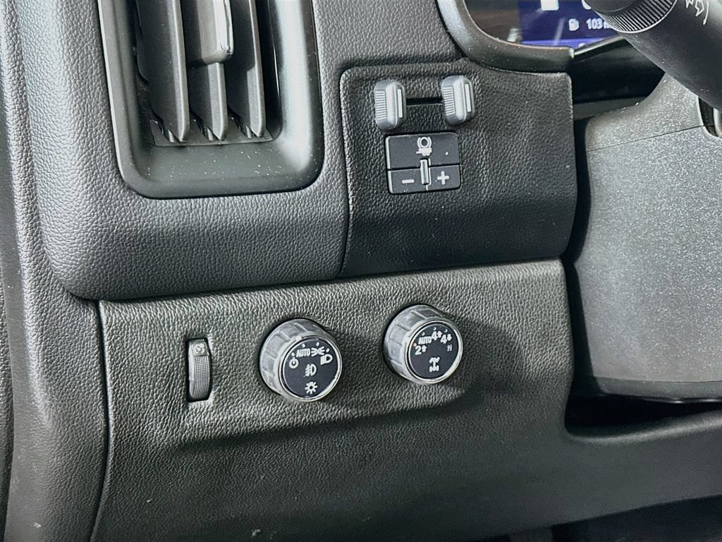 Used 2020 Chevrolet Colorado LT w/ Safety Package AWD/4WD image 11