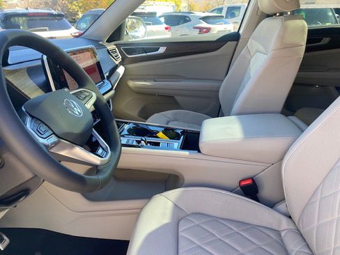 New 2026 Volkswagen Atlas SEL Premium R-Line image 8