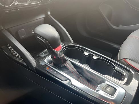 Used 2024 Chevrolet TrailBlazer RS w/ Driver Confidence Package image 29